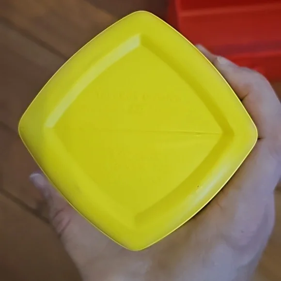 Vintage 1981 Thermos co Red Barn lunch box with cup - Picture 11 of 15